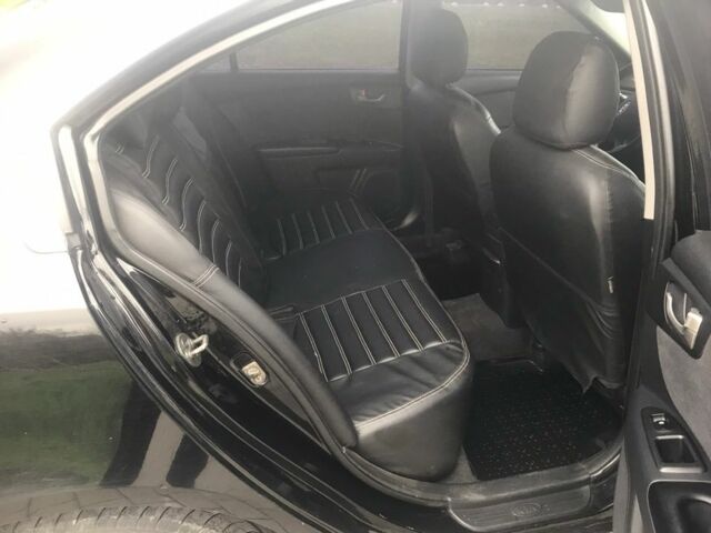 Кіа Маджентіс 2007 у Ромнах на Automoto.ua Чорний Кіа Маджентіс, об'ємом двигуна 2 л та пробігом 231 тис. км за 4900 $, фото 10 на Automoto.ua