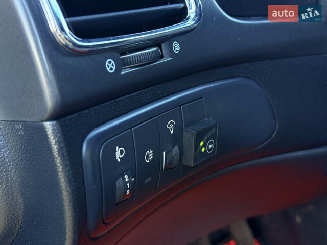 Черный Киа Маджентис, объемом двигателя 2 л и пробегом 305 тыс. км за 5400 $, фото 15 на Automoto.ua