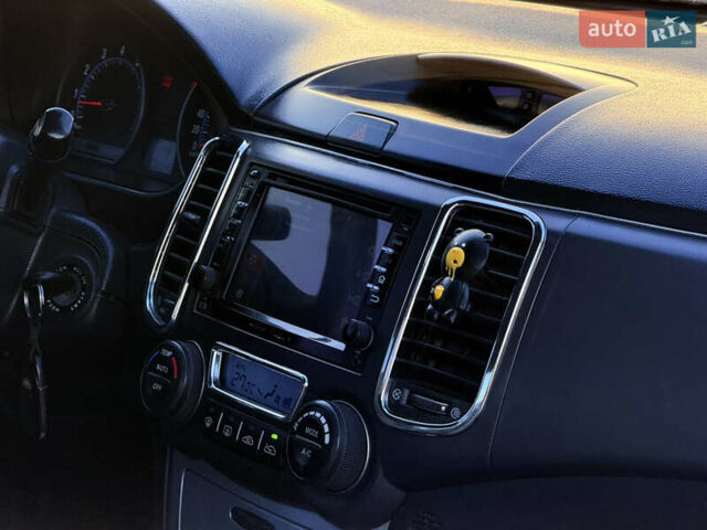 Черный Киа Маджентис, объемом двигателя 2 л и пробегом 305 тыс. км за 5400 $, фото 14 на Automoto.ua