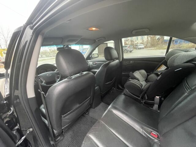 Чорний Кіа Маджентіс, об'ємом двигуна 2 л та пробігом 213 тис. км за 6700 $, фото 9 на Automoto.ua