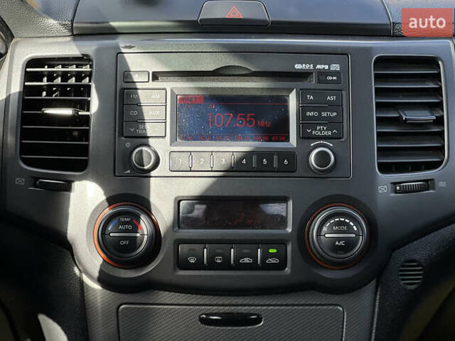 Чорний Кіа Маджентіс, об'ємом двигуна 2 л та пробігом 174 тис. км за 4800 $, фото 9 на Automoto.ua