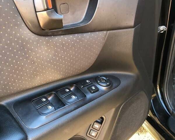 Чорний Кіа Маджентіс, об'ємом двигуна 2 л та пробігом 356 тис. км за 6000 $, фото 28 на Automoto.ua