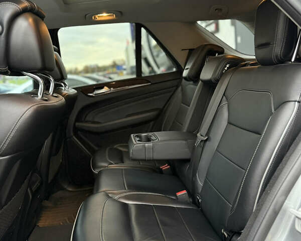 Черный Киа Маджентис, объемом двигателя 2 л и пробегом 350 тыс. км за 4650 $, фото 9 на Automoto.ua