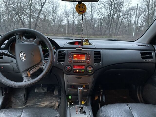 Черный Киа Маджентис, объемом двигателя 2 л и пробегом 222 тыс. км за 7200 $, фото 7 на Automoto.ua