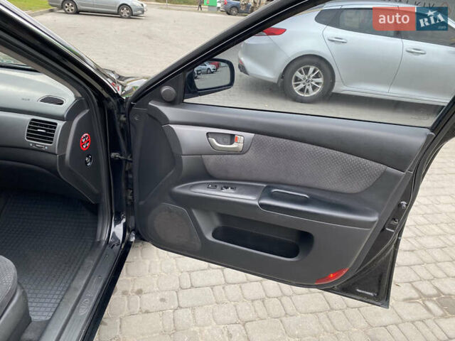 Черный Киа Маджентис, объемом двигателя 2 л и пробегом 239 тыс. км за 5200 $, фото 9 на Automoto.ua