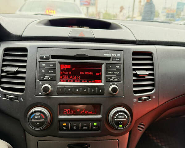 Чорний Кіа Маджентіс, об'ємом двигуна 2 л та пробігом 170 тис. км за 6300 $, фото 16 на Automoto.ua