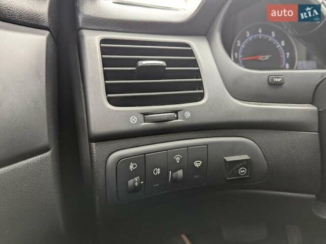 Черный Киа Маджентис, объемом двигателя 2 л и пробегом 236 тыс. км за 6000 $, фото 13 на Automoto.ua