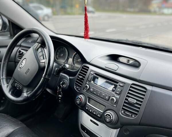 Чорний Кіа Маджентіс, об'ємом двигуна 2.7 л та пробігом 280 тис. км за 6500 $, фото 22 на Automoto.ua