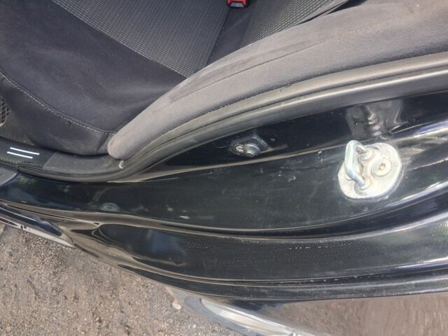 Чорний Кіа Маджентіс, об'ємом двигуна 2 л та пробігом 222 тис. км за 6500 $, фото 21 на Automoto.ua