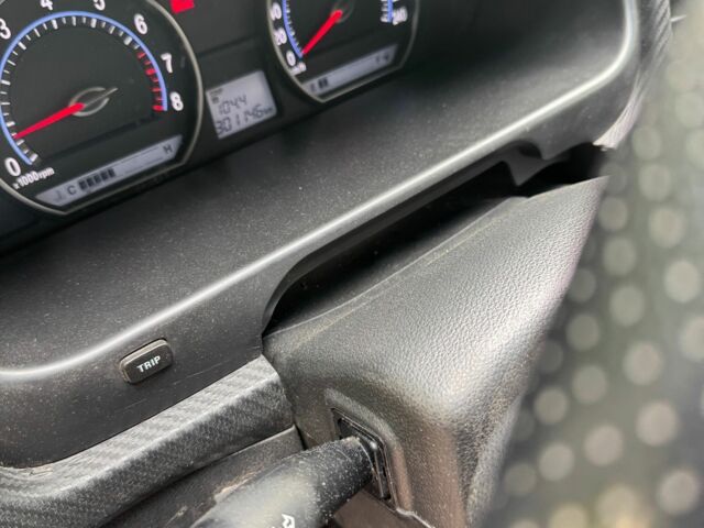 Черный Киа Маджентис, объемом двигателя 2 л и пробегом 300 тыс. км за 4501 $, фото 8 на Automoto.ua