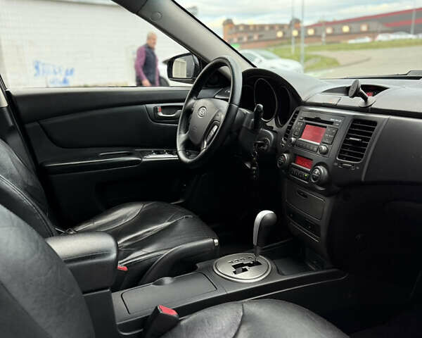 Черный Киа Маджентис, объемом двигателя 2 л и пробегом 350 тыс. км за 4650 $, фото 7 на Automoto.ua