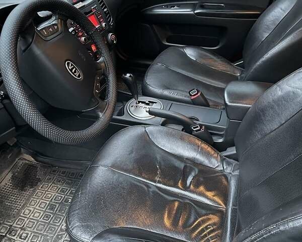 Черный Киа Маджентис, объемом двигателя 2 л и пробегом 222 тыс. км за 7200 $, фото 10 на Automoto.ua