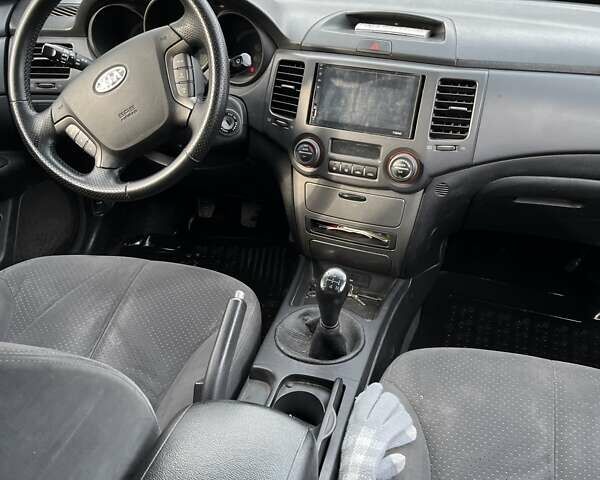 Черный Киа Маджентис, объемом двигателя 2 л и пробегом 216 тыс. км за 5250 $, фото 3 на Automoto.ua