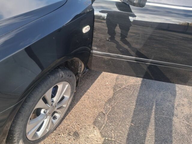 Чорний Кіа Маджентіс, об'ємом двигуна 2 л та пробігом 222 тис. км за 6500 $, фото 8 на Automoto.ua