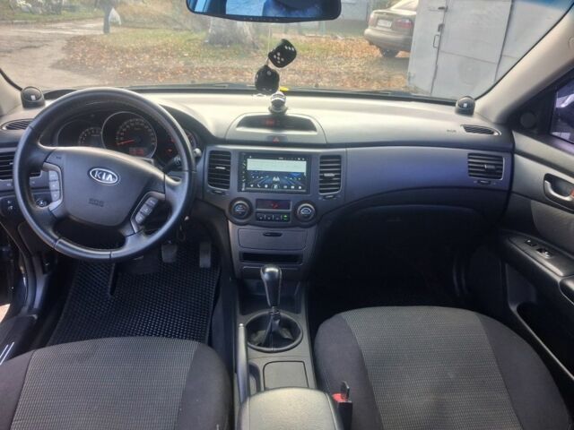 Чорний Кіа Маджентіс, об'ємом двигуна 2 л та пробігом 222 тис. км за 6500 $, фото 20 на Automoto.ua