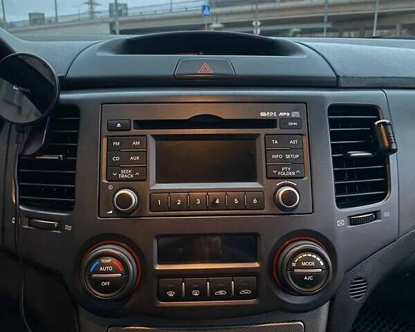 Черный Киа Маджентис, объемом двигателя 2 л и пробегом 208 тыс. км за 6400 $, фото 15 на Automoto.ua