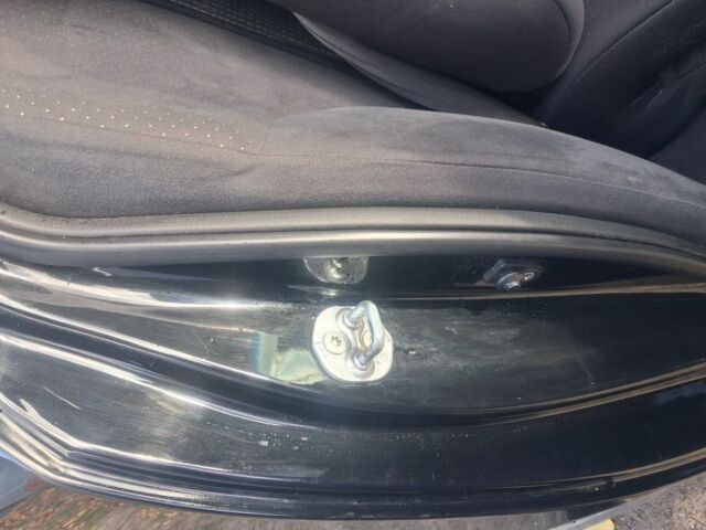 Чорний Кіа Маджентіс, об'ємом двигуна 2 л та пробігом 222 тис. км за 6500 $, фото 16 на Automoto.ua