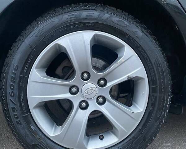 Черный Киа Маджентис, объемом двигателя 2 л и пробегом 208 тыс. км за 6400 $, фото 41 на Automoto.ua