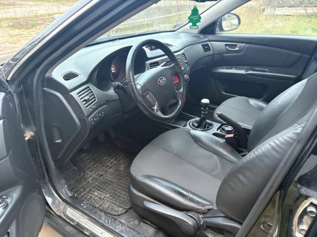 Черный Киа Маджентис, объемом двигателя 2 л и пробегом 260 тыс. км за 2400 $, фото 6 на Automoto.ua