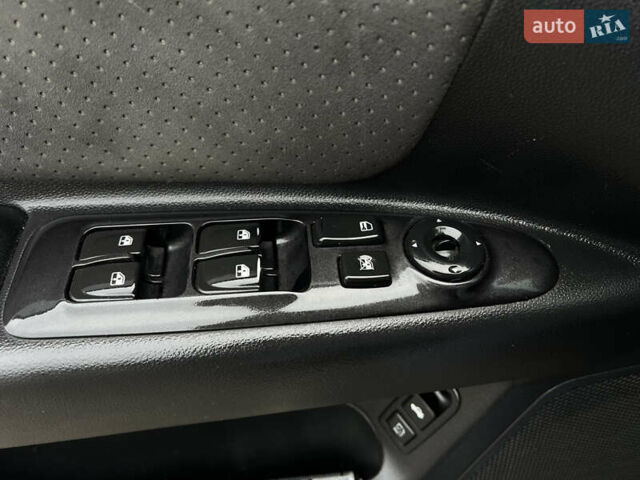 Черный Киа Маджентис, объемом двигателя 2 л и пробегом 229 тыс. км за 5555 $, фото 35 на Automoto.ua