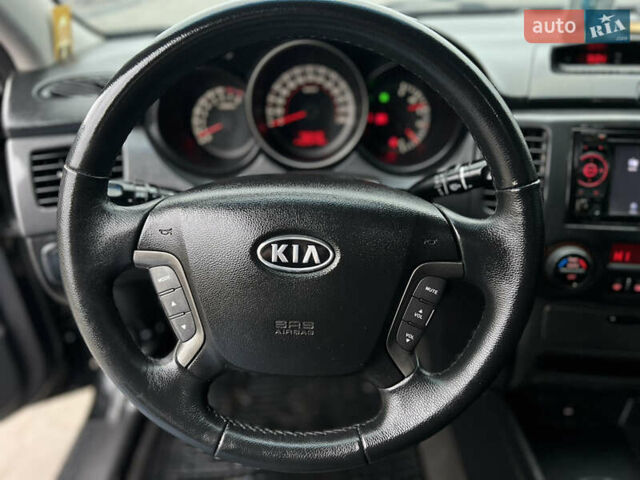 Черный Киа Маджентис, объемом двигателя 2 л и пробегом 229 тыс. км за 5555 $, фото 30 на Automoto.ua