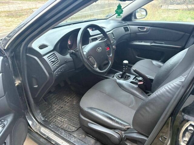 Черный Киа Маджентис, объемом двигателя 2 л и пробегом 260 тыс. км за 3100 $, фото 4 на Automoto.ua