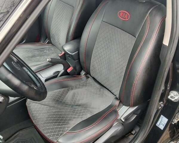 Чорний Кіа Маджентіс, об'ємом двигуна 2 л та пробігом 215 тис. км за 6700 $, фото 3 на Automoto.ua