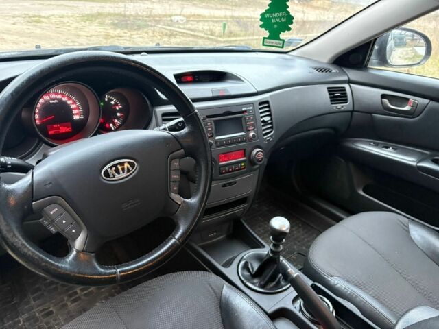 Черный Киа Маджентис, объемом двигателя 2 л и пробегом 260 тыс. км за 3100 $, фото 5 на Automoto.ua