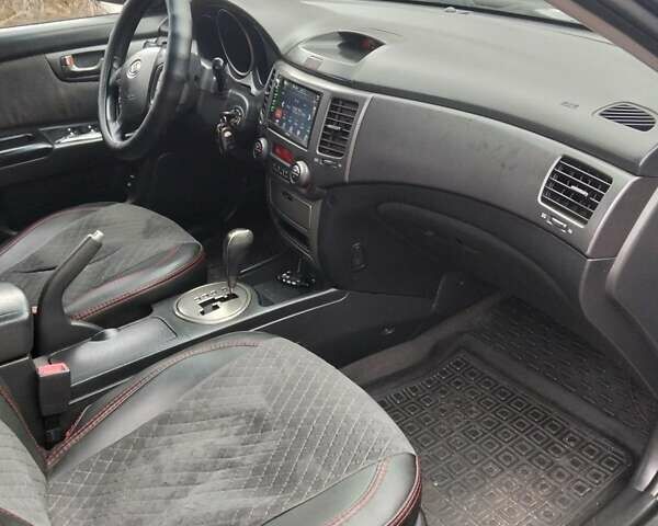 Чорний Кіа Маджентіс, об'ємом двигуна 2 л та пробігом 215 тис. км за 6700 $, фото 2 на Automoto.ua