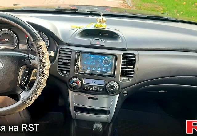 Коричневый Киа Маджентис, объемом двигателя 2 л и пробегом 278 тыс. км за 4700 $, фото 5 на Automoto.ua