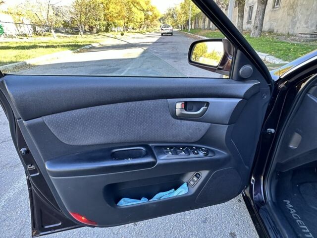 Кіа Маджентіс 2007 у Болграде на Automoto.ua Коричневий Кіа Маджентіс, об'ємом двигуна 2 л та пробігом 191 тис. км за 4850 $, фото 10 на Automoto.ua