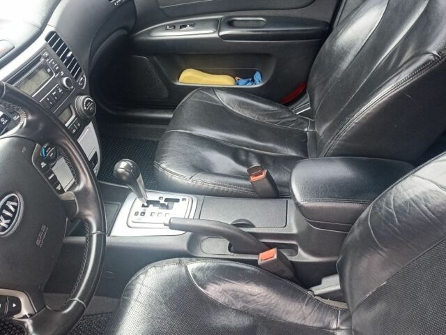 Коричневый Киа Маджентис, объемом двигателя 2.7 л и пробегом 216 тыс. км за 5950 $, фото 5 на Automoto.ua