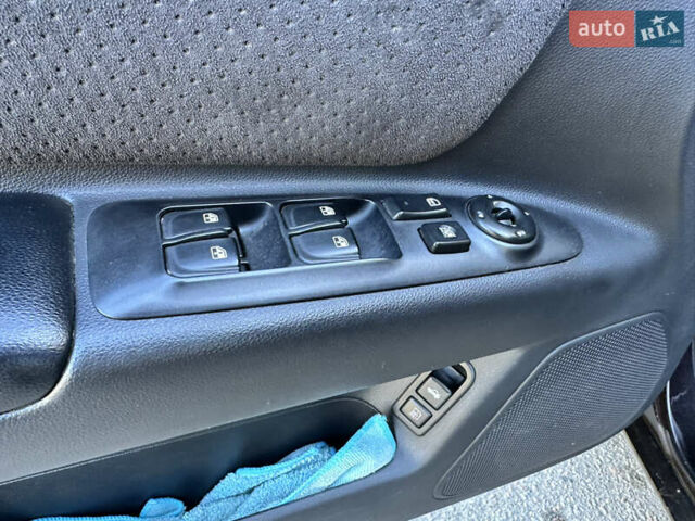 Коричневий Кіа Маджентіс, об'ємом двигуна 2 л та пробігом 191 тис. км за 4900 $, фото 13 на Automoto.ua