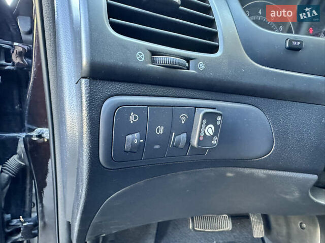 Коричневий Кіа Маджентіс, об'ємом двигуна 2 л та пробігом 191 тис. км за 4900 $, фото 11 на Automoto.ua