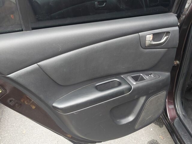 Коричневый Киа Маджентис, объемом двигателя 2.7 л и пробегом 355 тыс. км за 4400 $, фото 10 на Automoto.ua