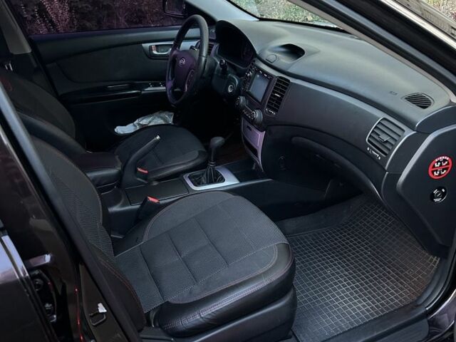 Коричневый Киа Маджентис, объемом двигателя 2 л и пробегом 183 тыс. км за 5500 $, фото 6 на Automoto.ua