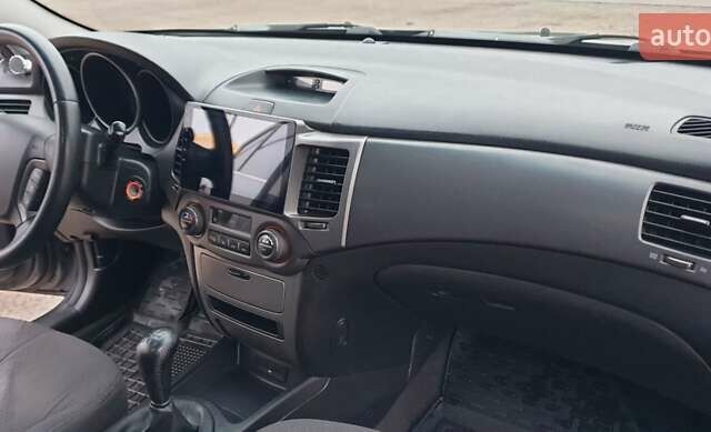 Коричневый Киа Маджентис, объемом двигателя 2 л и пробегом 294 тыс. км за 5500 $, фото 30 на Automoto.ua