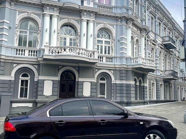 Коричневый Киа Маджентис, объемом двигателя 2 л и пробегом 170 тыс. км за 6000 $, фото 5 на Automoto.ua