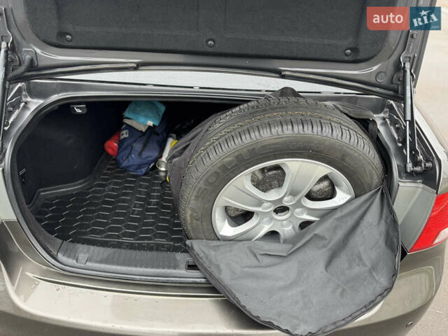 Коричневый Киа Маджентис, объемом двигателя 2 л и пробегом 263 тыс. км за 7000 $, фото 17 на Automoto.ua