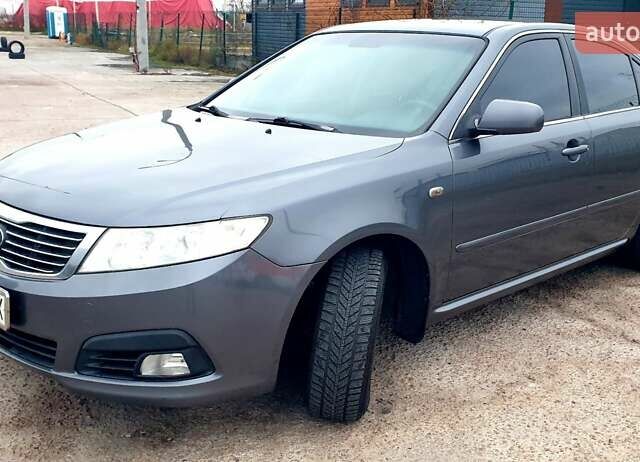 Коричневый Киа Маджентис, объемом двигателя 2 л и пробегом 294 тыс. км за 5500 $, фото 2 на Automoto.ua