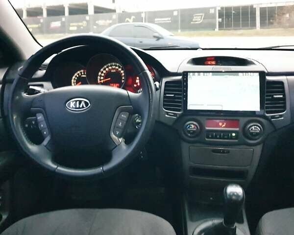 Коричневый Киа Маджентис, объемом двигателя 2 л и пробегом 294 тыс. км за 5500 $, фото 25 на Automoto.ua