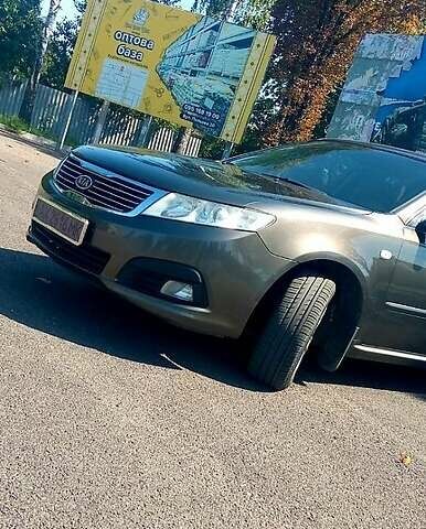 Коричневий Кіа Маджентіс, об'ємом двигуна 2 л та пробігом 204 тис. км за 7000 $, фото 2 на Automoto.ua