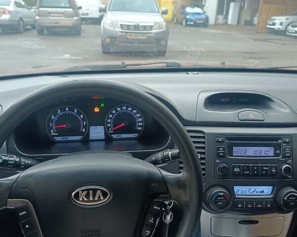 Кіа Маджентіс 2007 у Києві на Automoto.ua Червоний Кіа Маджентіс, об'ємом двигуна 2 л та пробігом 235 тис. км за 5000 $, фото 3 на Automoto.ua