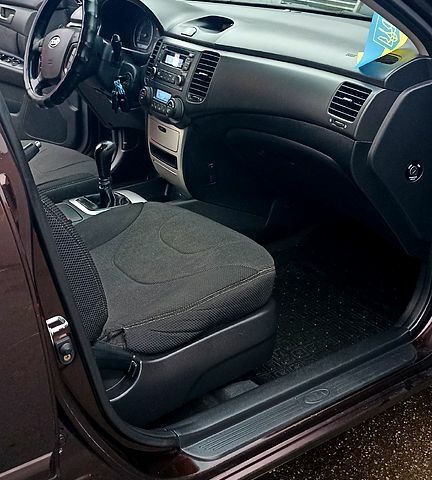 Кіа Маджентіс, об'ємом двигуна 2 л та пробігом 221 тис. км за 6200 $, фото 9 на Automoto.ua