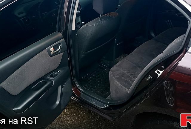 Кіа Маджентіс, об'ємом двигуна 2 л та пробігом 221 тис. км за 6200 $, фото 7 на Automoto.ua