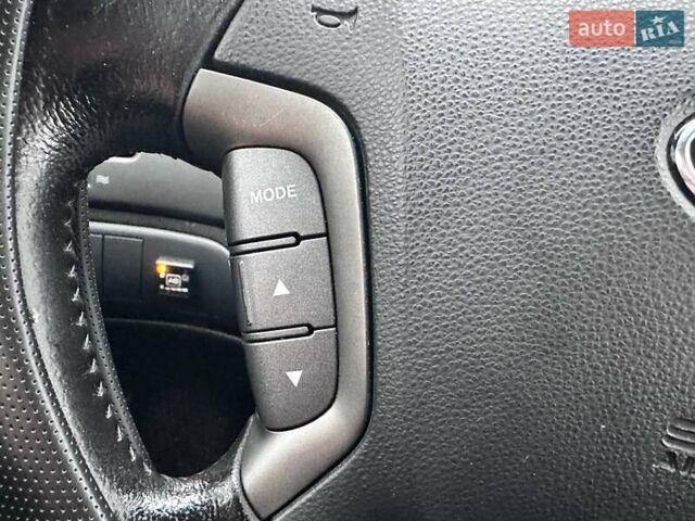 Кіа Маджентіс, об'ємом двигуна 2 л та пробігом 121 тис. км за 7800 $, фото 14 на Automoto.ua