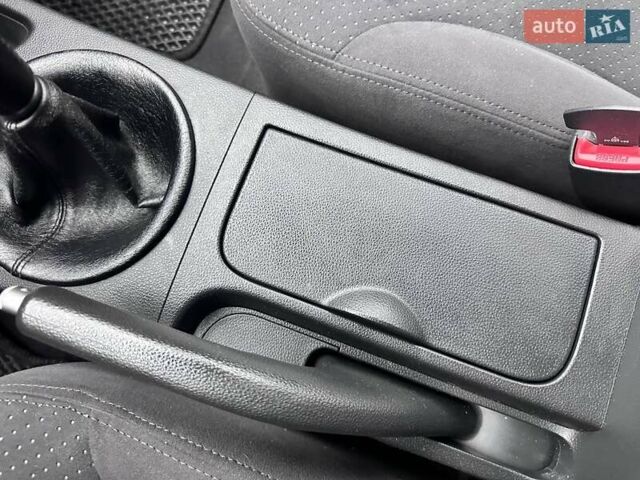 Кіа Маджентіс, об'ємом двигуна 2 л та пробігом 121 тис. км за 7800 $, фото 16 на Automoto.ua