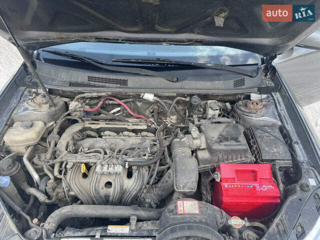 Кіа Маджентіс, об'ємом двигуна 2 л та пробігом 300 тис. км за 5800 $, фото 4 на Automoto.ua