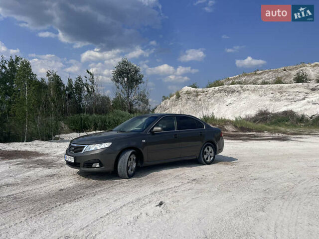 Кіа Маджентіс, об'ємом двигуна 2 л та пробігом 300 тис. км за 5800 $, фото 3 на Automoto.ua