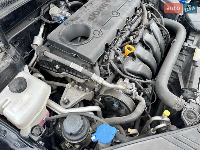 Кіа Маджентіс, об'ємом двигуна 2 л та пробігом 121 тис. км за 7800 $, фото 22 на Automoto.ua